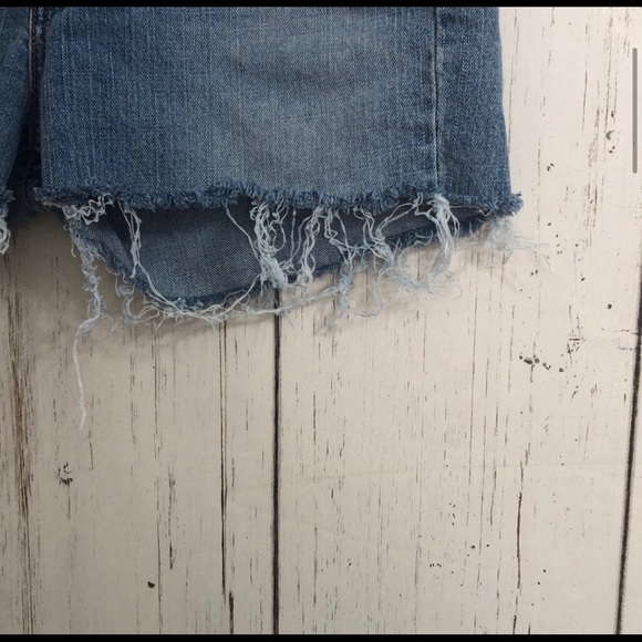 Red Tab 505 Straight Leg Levi’s Cut-Off Shorts - Picture 5 of 10